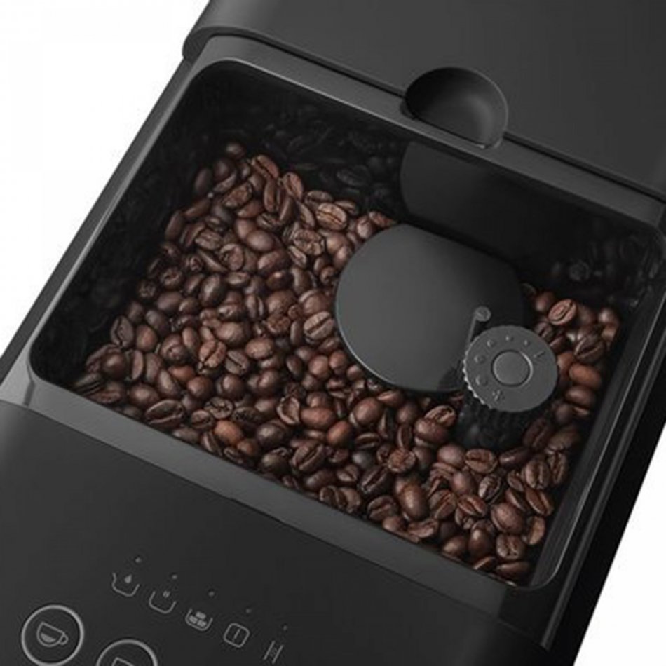 Volautomatische Espressomachine Met Melkreservoir
