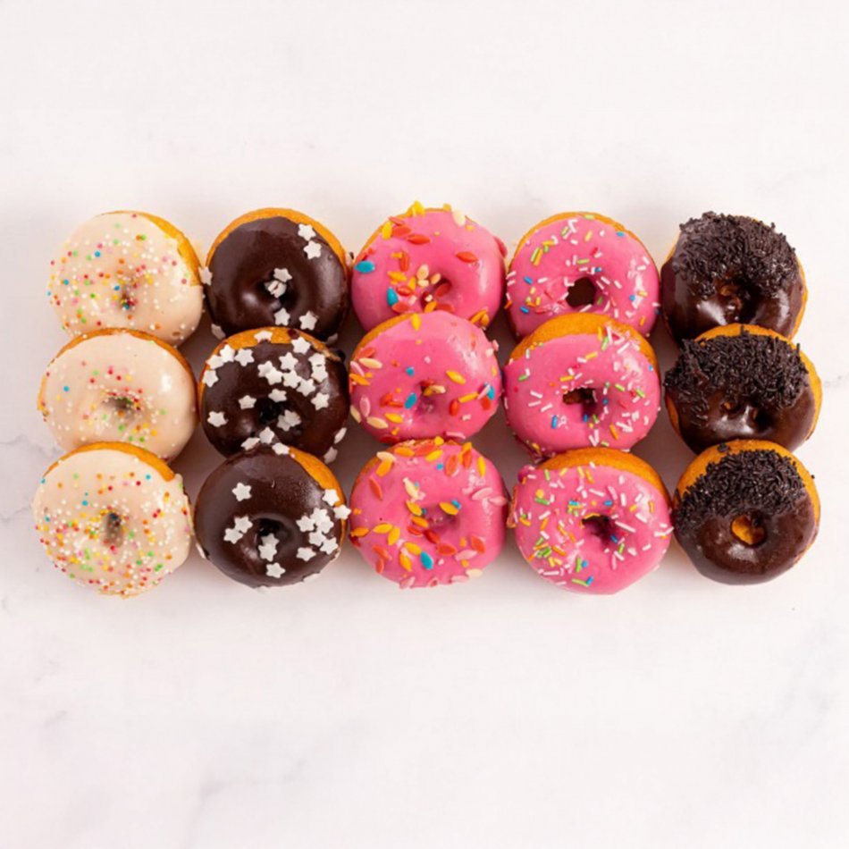 Mini Donuts (15 stuks) – Met Chocolade, Aardbei & Naturel