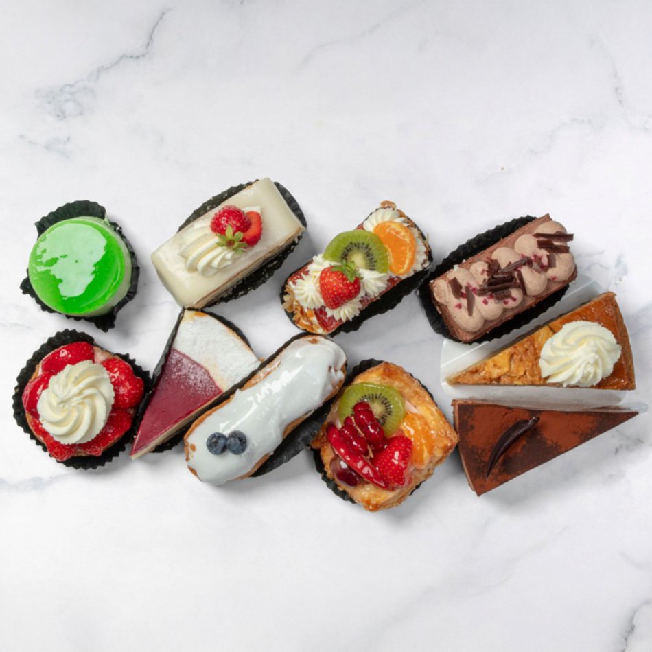 Gesorteerd Gebak (10 stuks) – Mix van Klassieke & Luxe Gebakjes